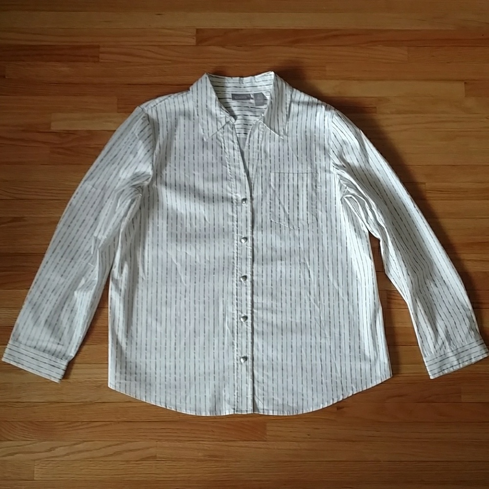 3/$15 Chico's cream and gold striped button-down…